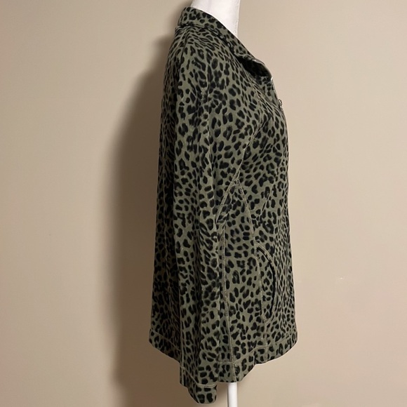 Tommy Bahama Olive green & Black leopard print zip up sweater jacket woman’s SP - Picture 5 of 11